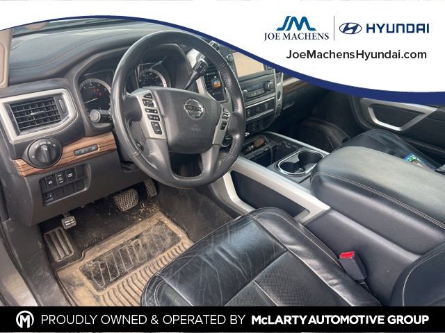 Used 2017 Nissan Titan SL image 8