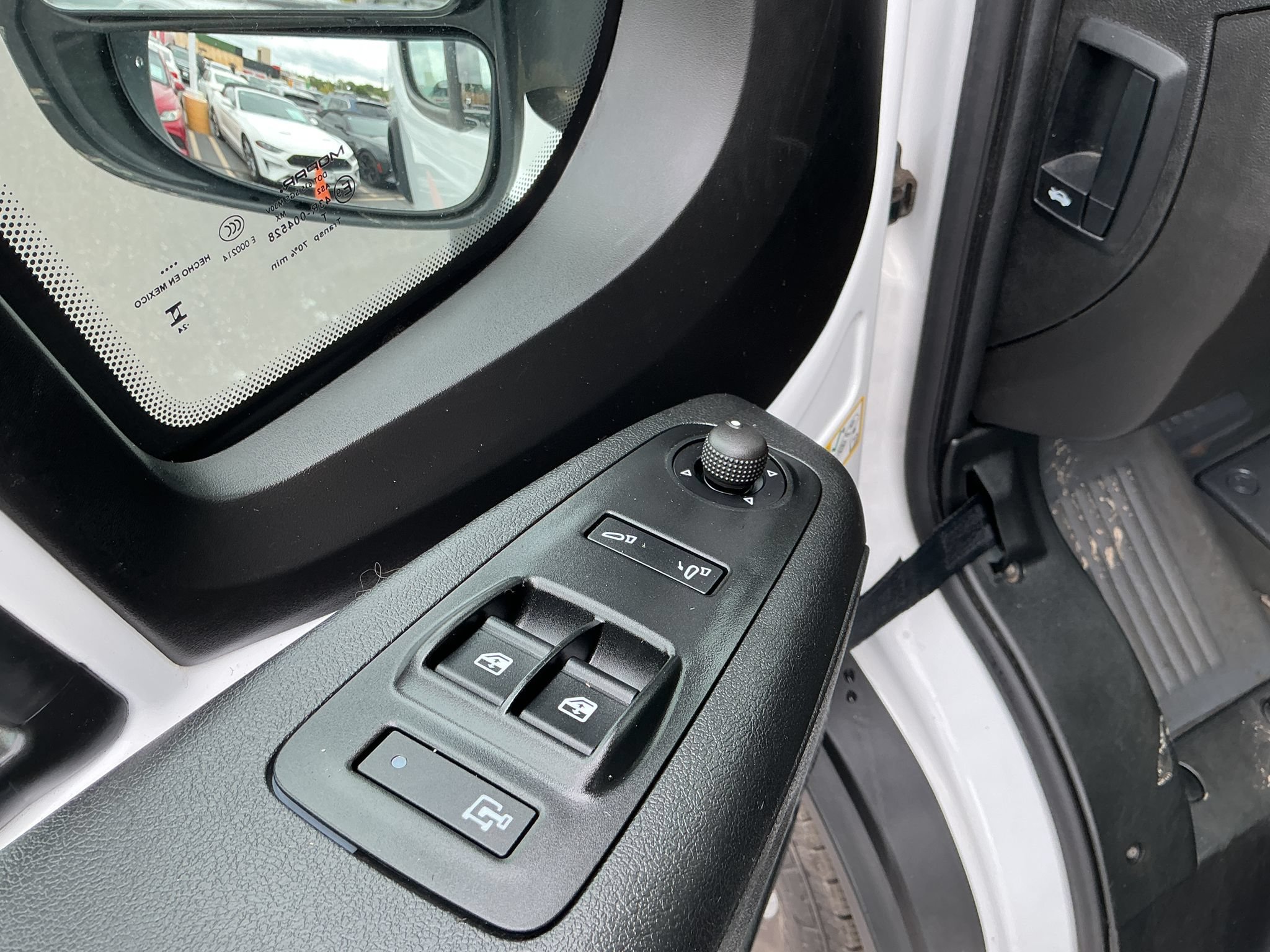 Used 2025 RAM ProMaster 2500 w/ Convenience Group FWD image 11