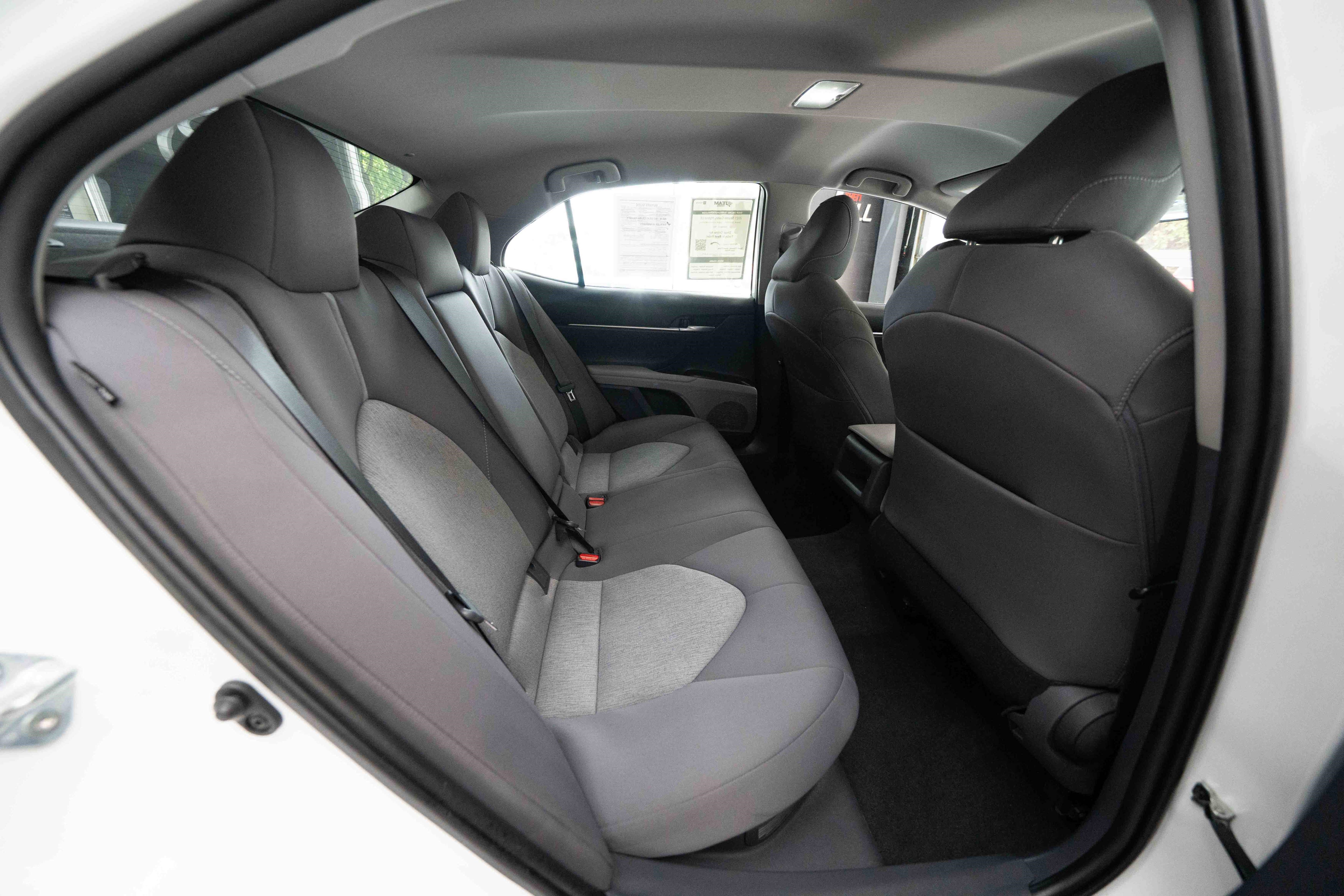 Used 2021 Toyota Camry LE FWD image 24