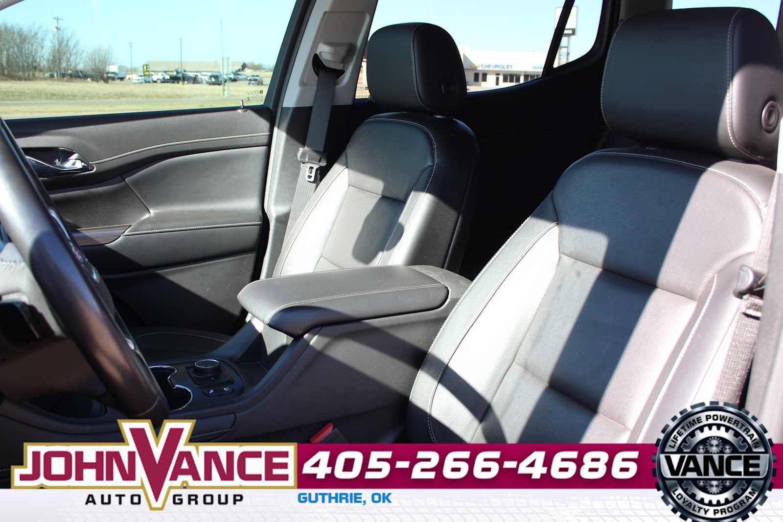Used 2020 GMC Acadia SLT w/ Driver Alert Package II image 25
