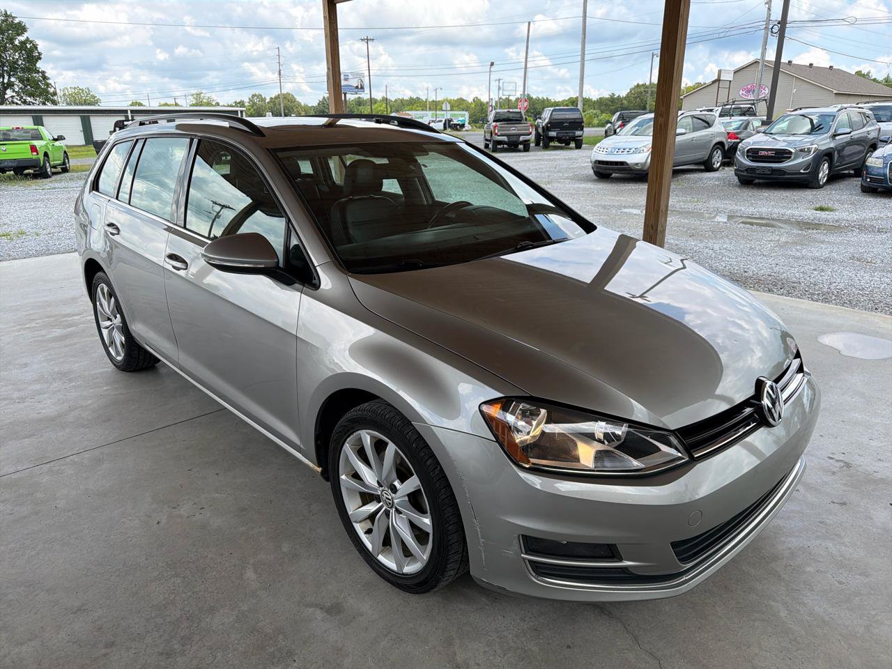 Used 2017 Volkswagen Golf SEL FWD image 7