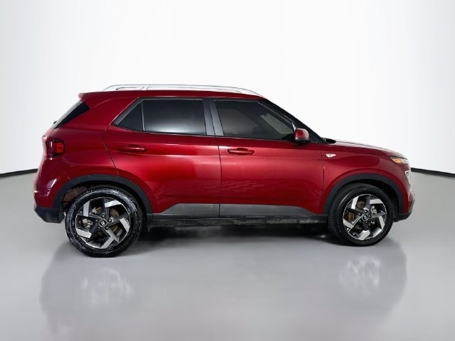 Used 2026 Hyundai Venue SEL FWD image 11