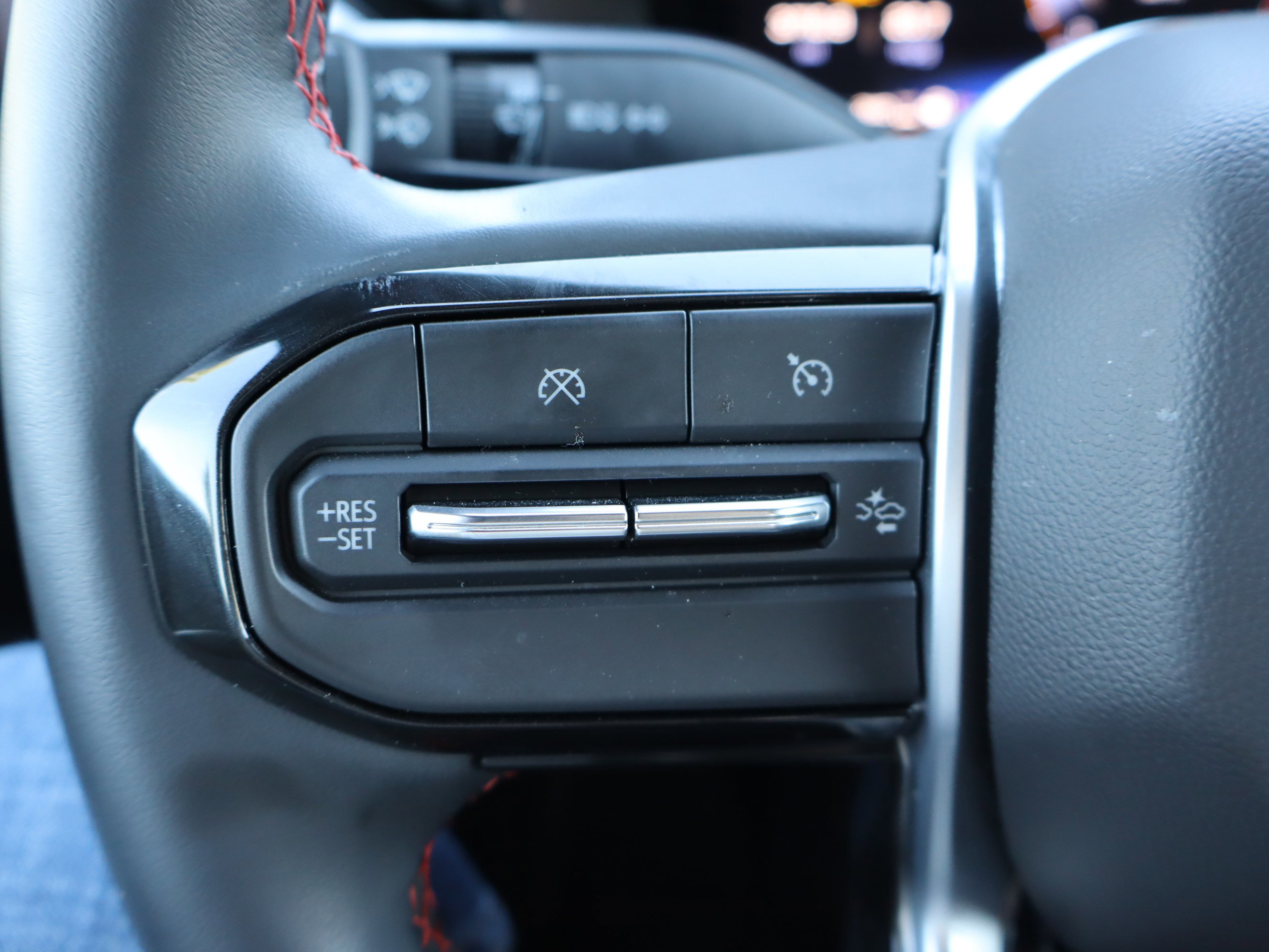 Used 2025 Chevrolet Colorado Z71 AWD/4WD image 21