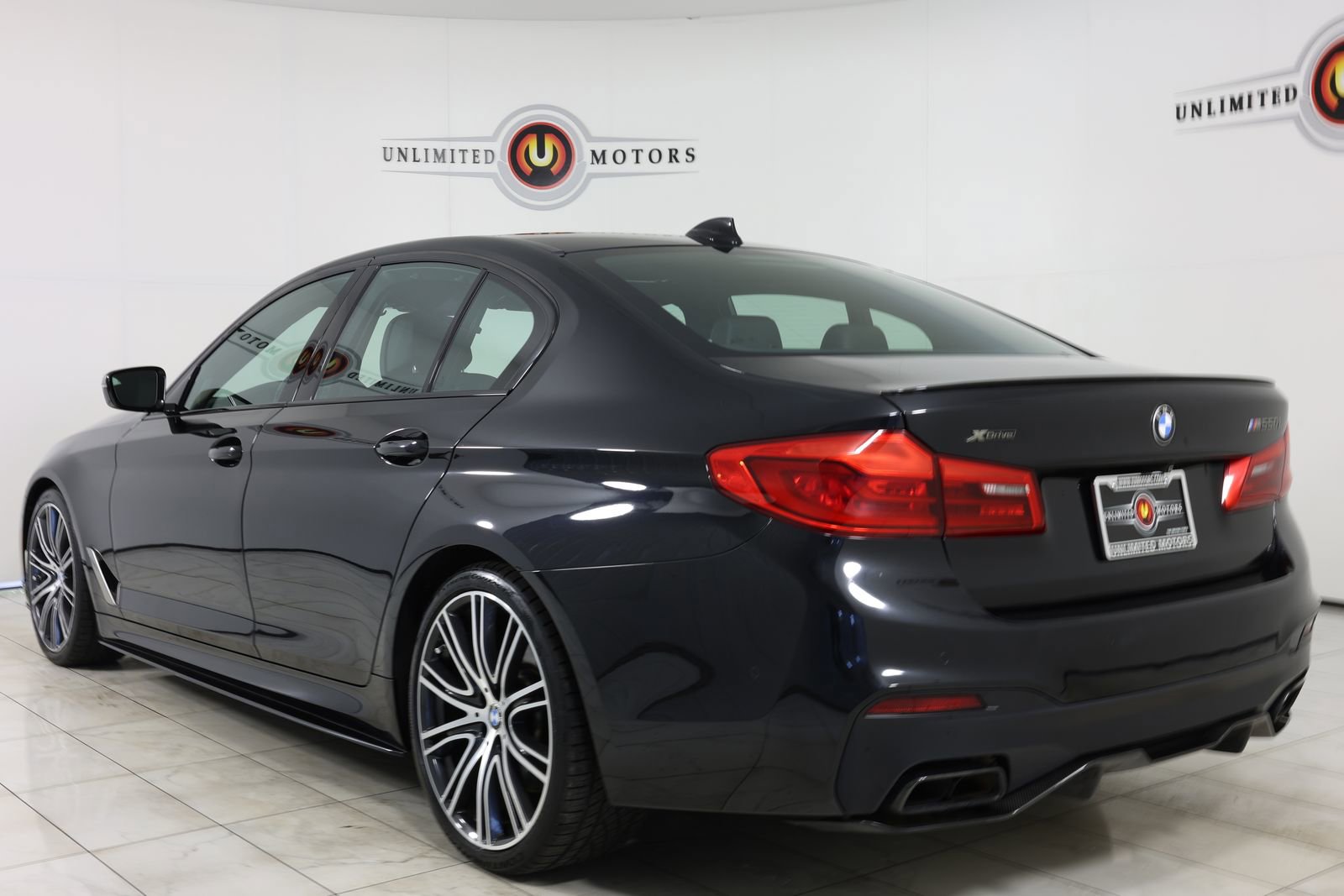 Used 2019 BMW M550i xDrive AWD/4WD image 4