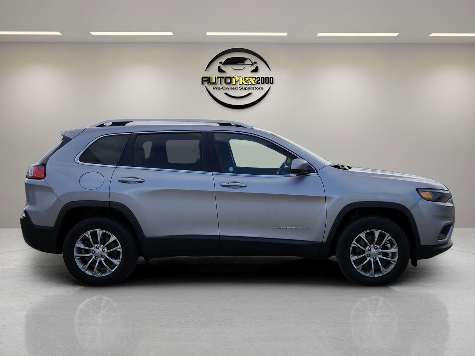 Used 2021 Jeep Cherokee Latitude Lux w/ Trailer Tow Group AWD/4WD image 5