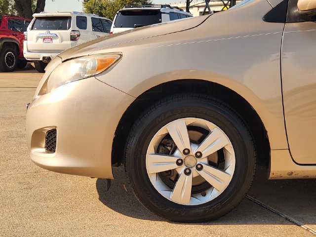 Used 2010 Toyota Corolla LE w/ LE EVP Pkg #1 FWD image 5