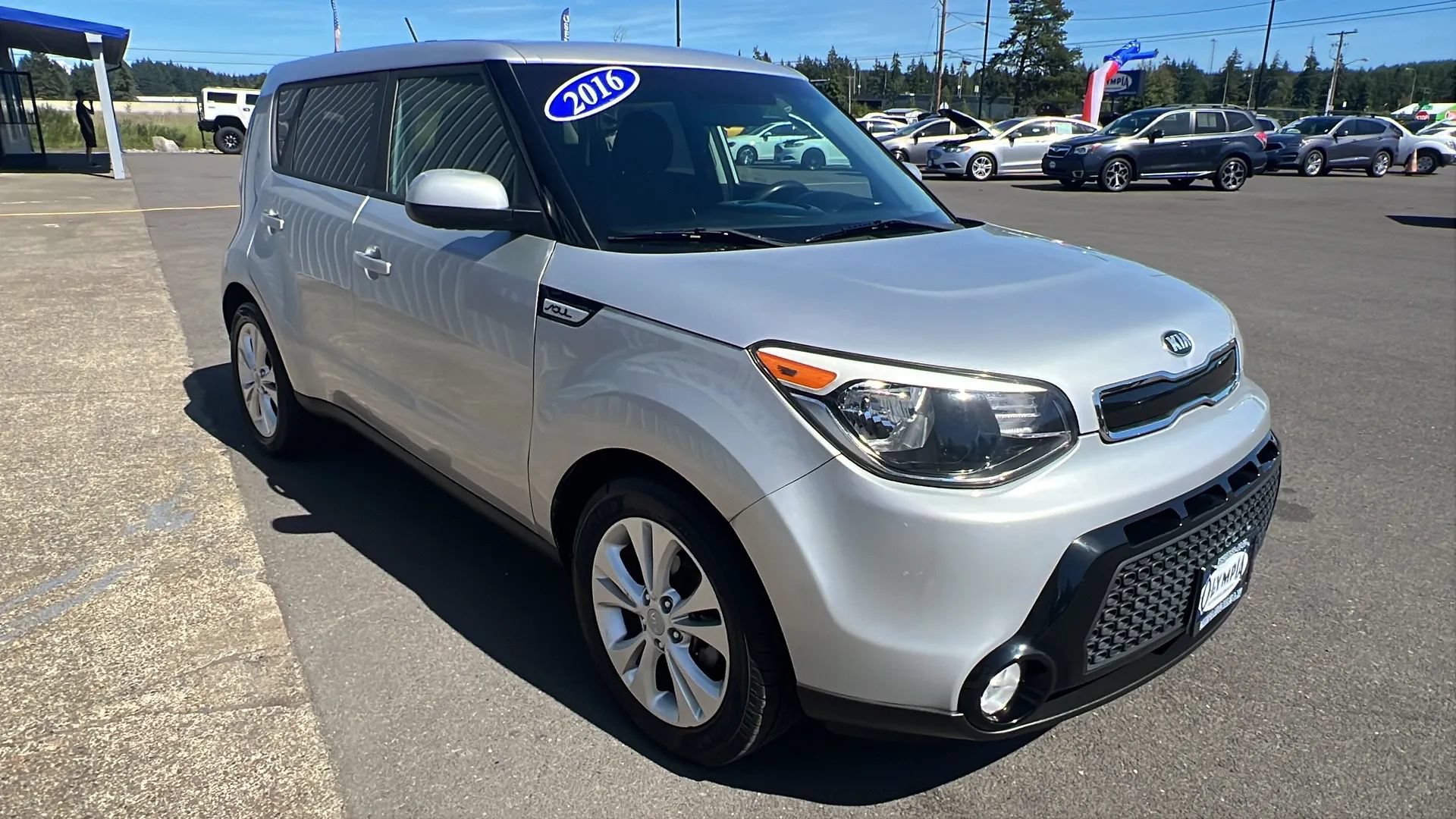 Used 2016 Kia Soul + FWD image 3