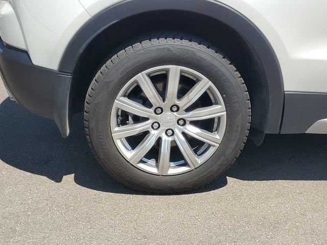 Used 2022 Cadillac XT4 Premium Luxury w/ Safety Alert Package AWD/4WD image 5