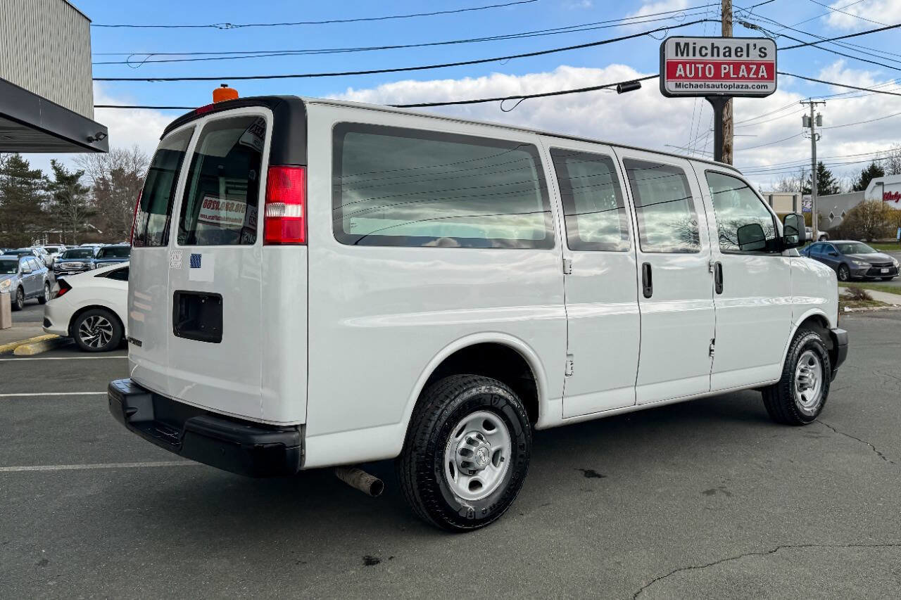 Used 2018 Chevrolet Express 2500 w/ Driver Convenience Package image 4