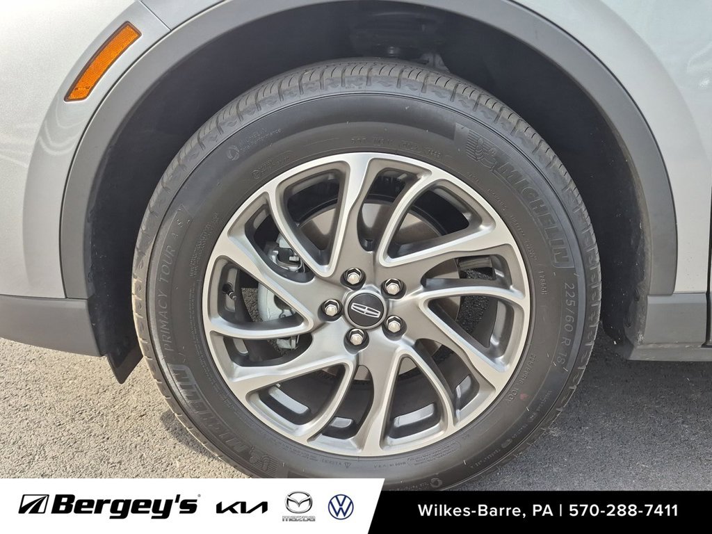 Used 2022 Lincoln Corsair AWD w/ Equipment Group 101A image 18