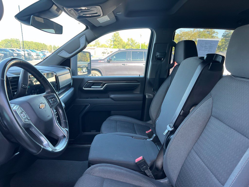 Used 2025 Chevrolet Silverado 2500 LT w/ Convenience Package AWD/4WD image 15