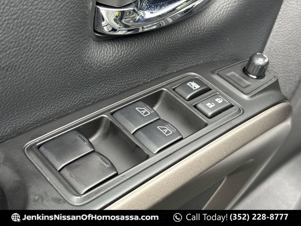 Certified 2024 Nissan Titan SV w/ SV Bronze Edition Package RWD image 31