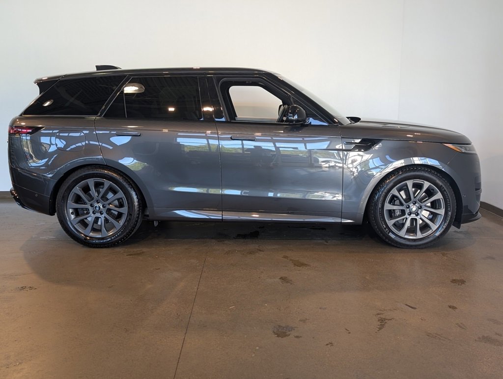 Used 2023 Land Rover Range Rover Sport SE Dynamic image 6