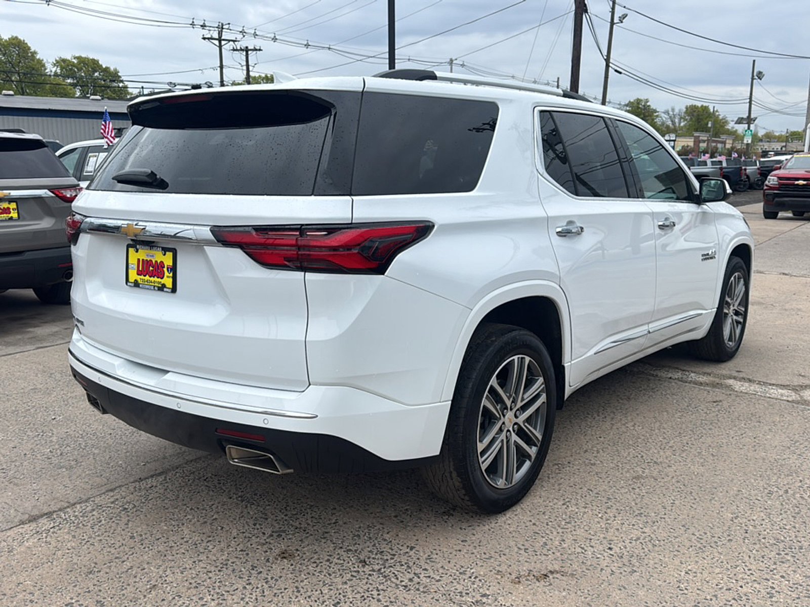 Used 2023 Chevrolet Traverse High Country FWD image 5