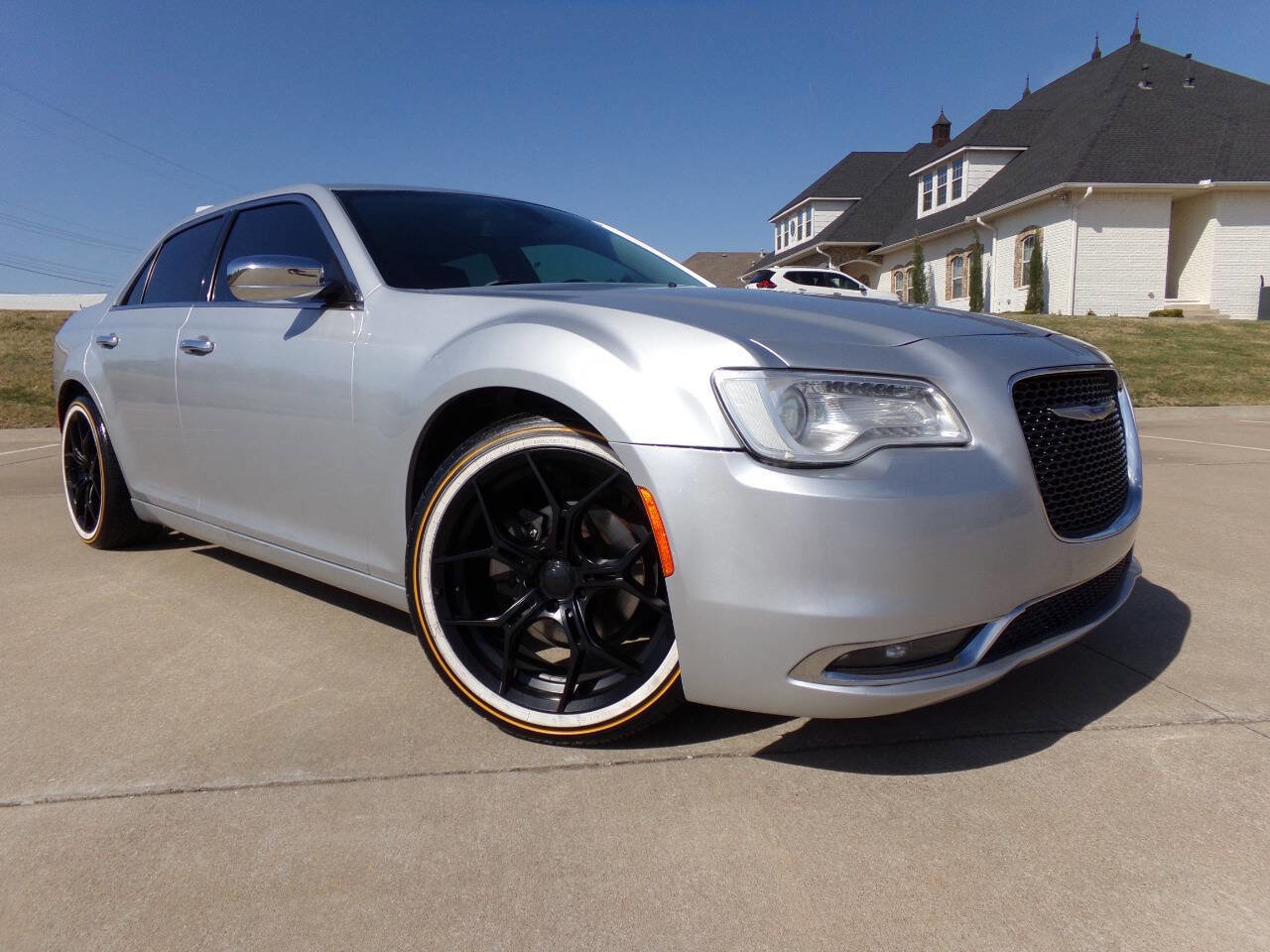 Used 2020 Chrysler 300 Limited image 10