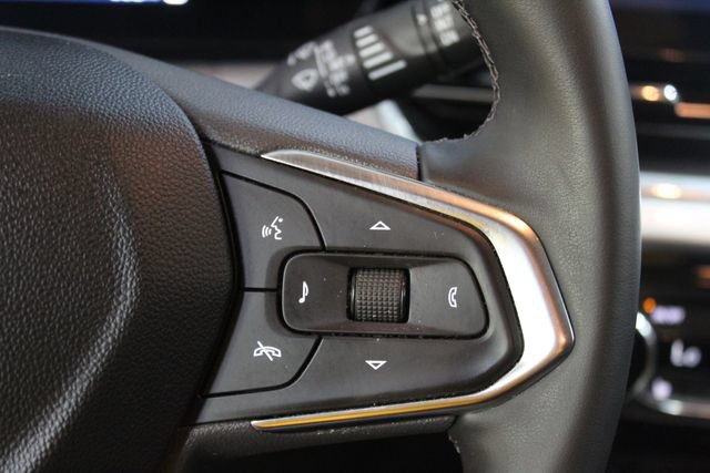 Used 2025 Chevrolet Trax LT w/ Driver Confidence Package FWD image 17