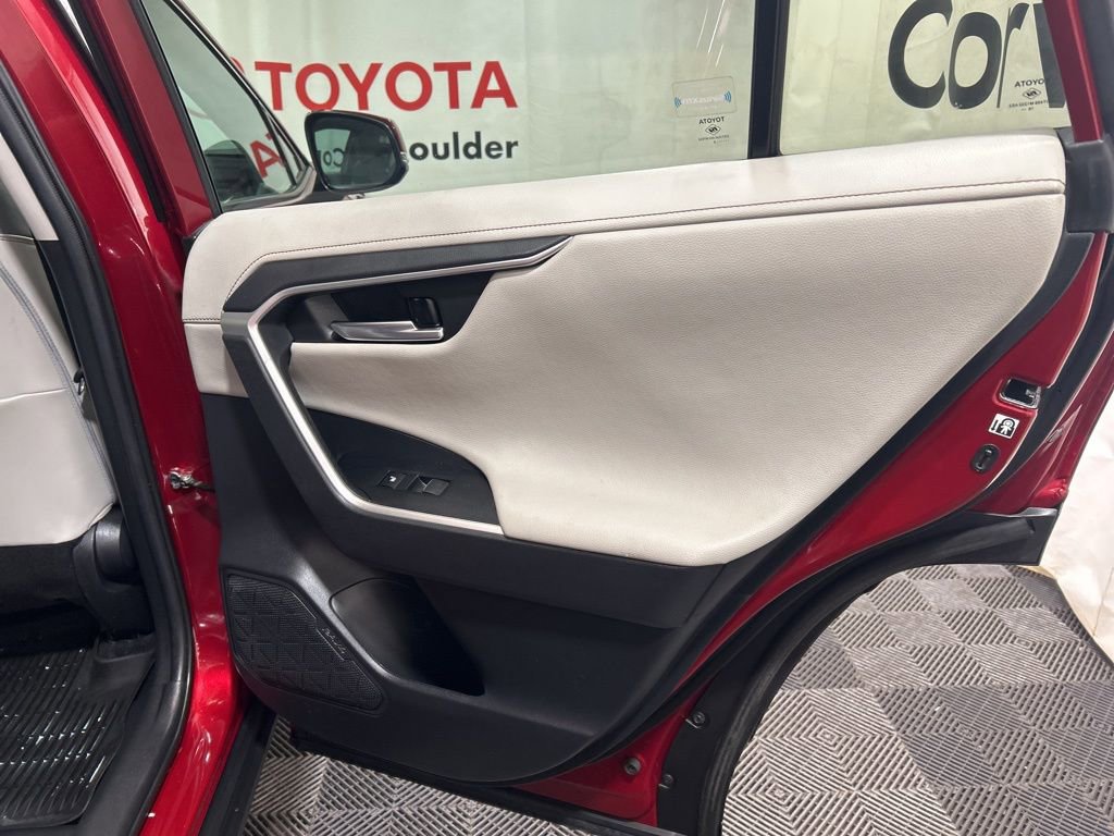 Used 2020 Toyota RAV4 Limited AWD/4WD image 14