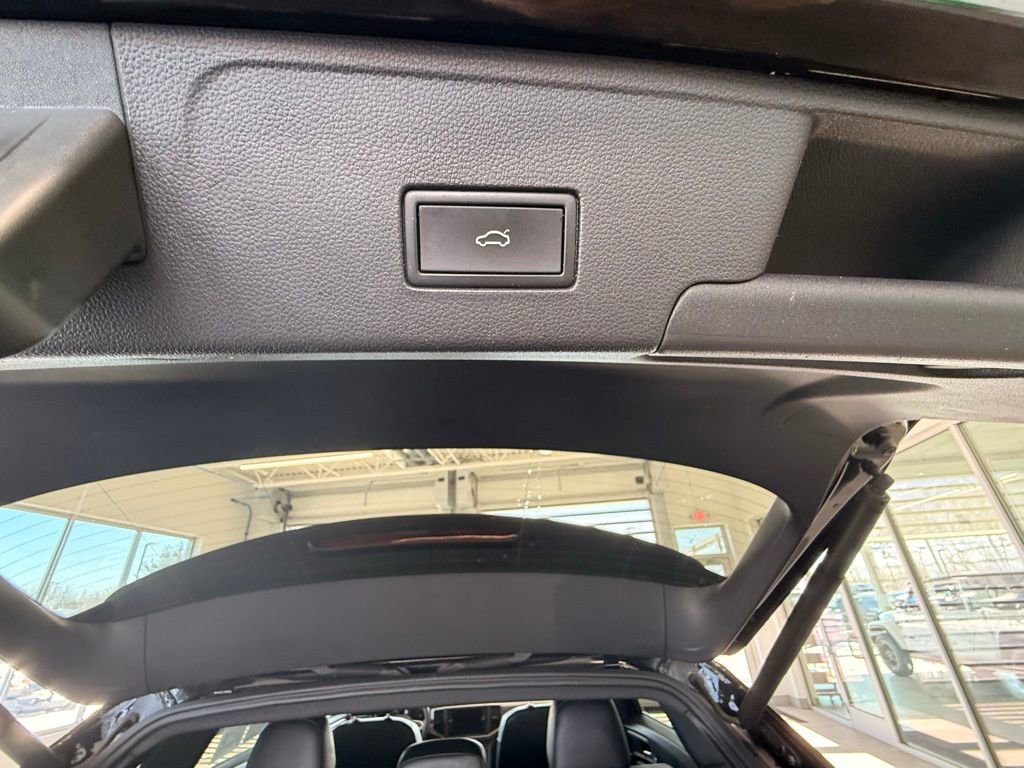 Used 2021 Volkswagen Atlas Cross Sport SE image 12