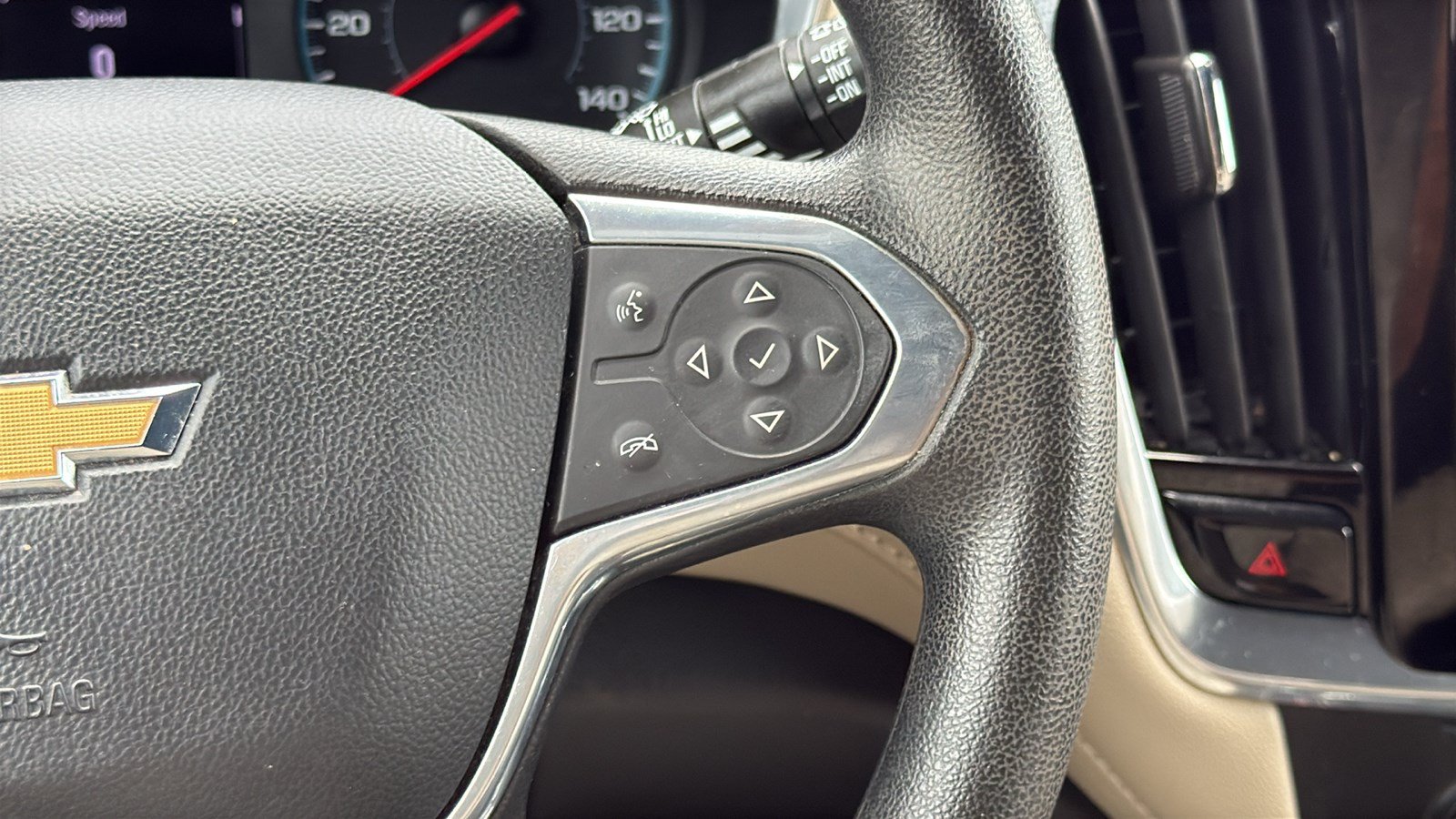 Used 2022 Chevrolet Traverse LS FWD image 21