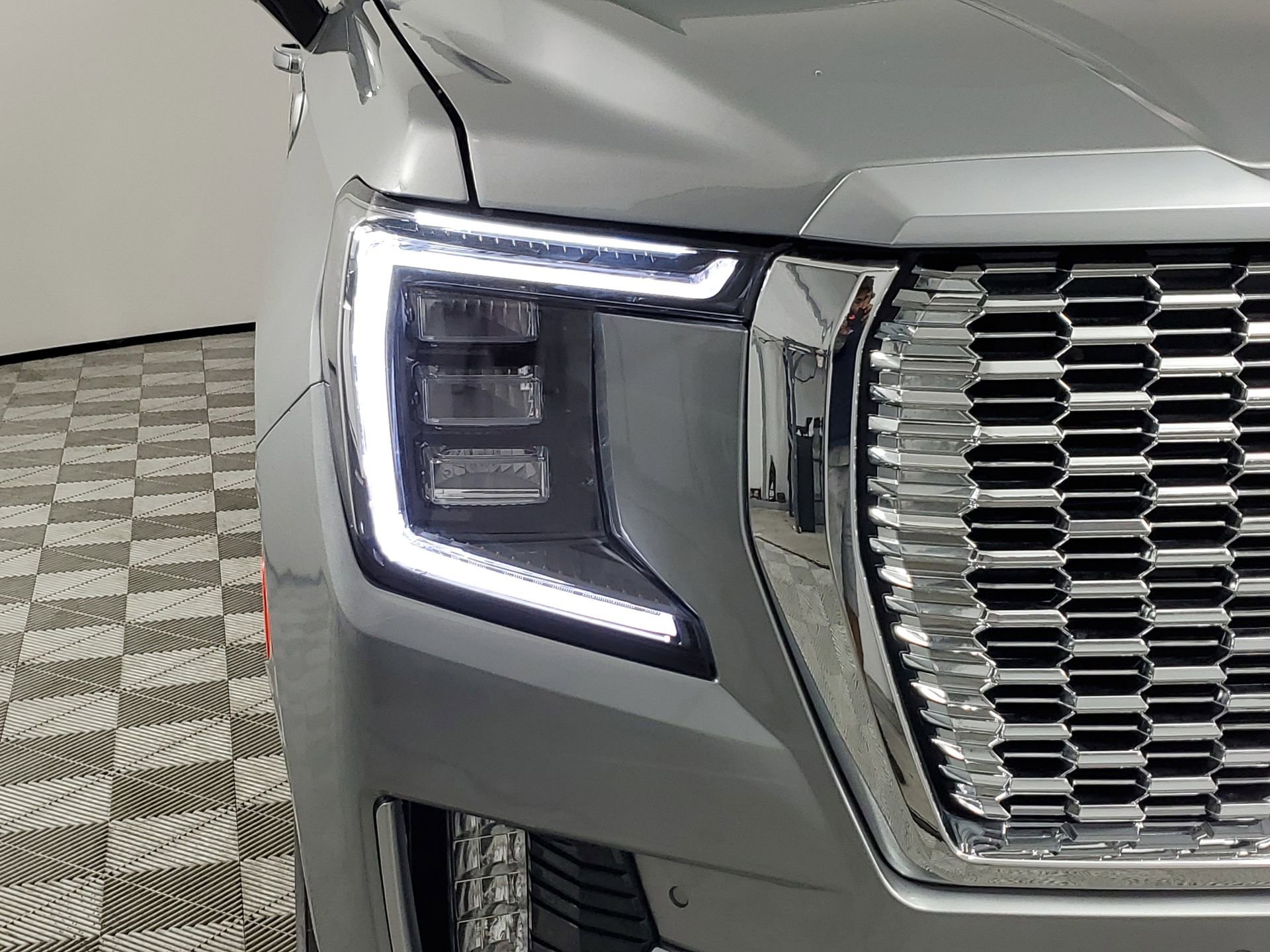 Used 2023 GMC Yukon Denali image 15