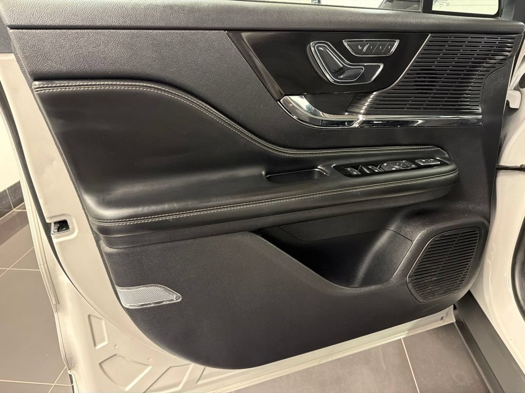 Used 2022 Lincoln Corsair AWD w/ Equipment Group 101A image 30