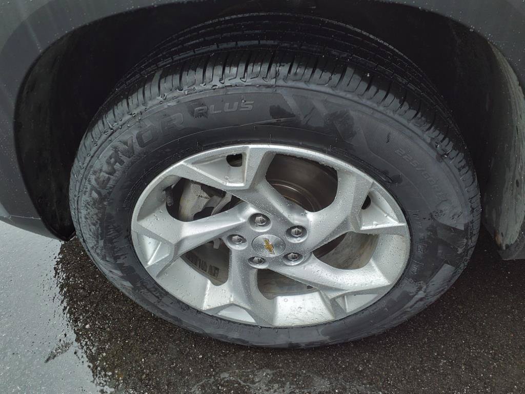 Used 2024 Chevrolet Trax LS w/ LS Convenience Package FWD image 5
