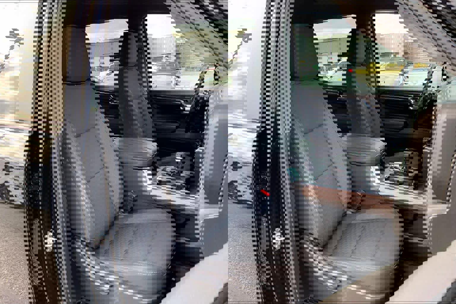 Used 2024 Chevrolet Silverado 1500 LT Trail Boss w/ LPO, Dark Essentials Package image 8