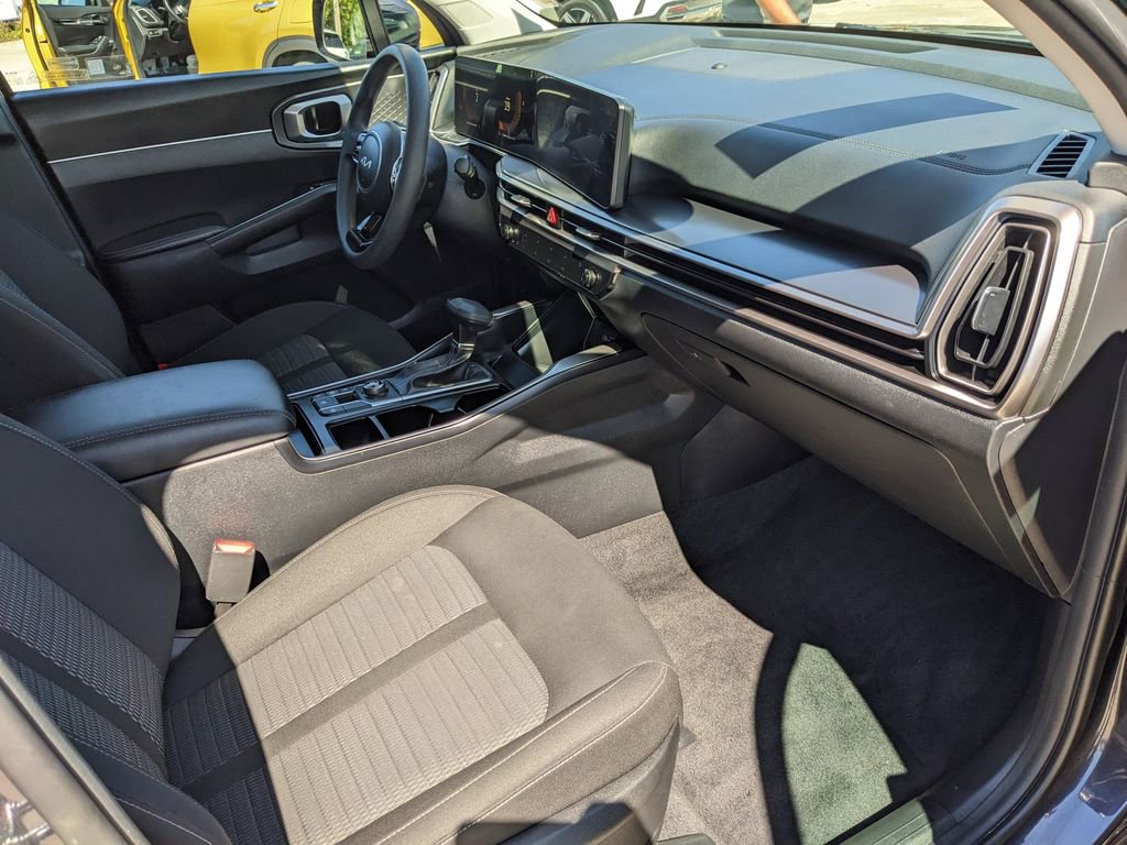 Certified 2025 Kia Sorento LX FWD image 13