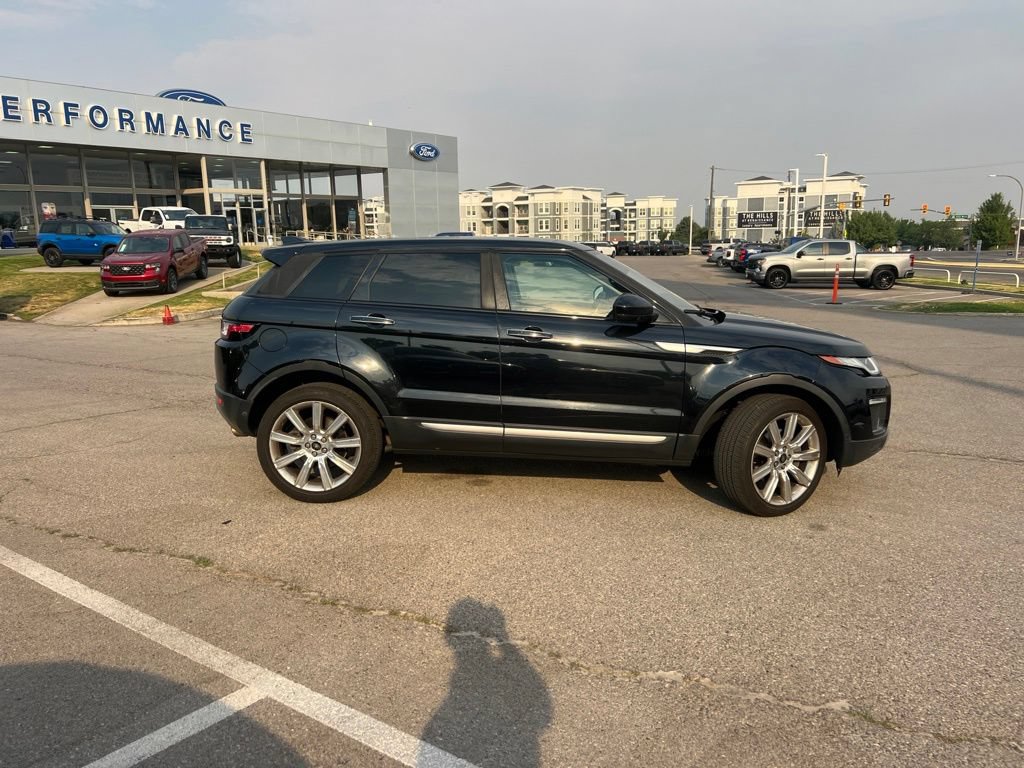 Used 2017 Land Rover Range Rover Evoque HSE AWD/4WD image 3