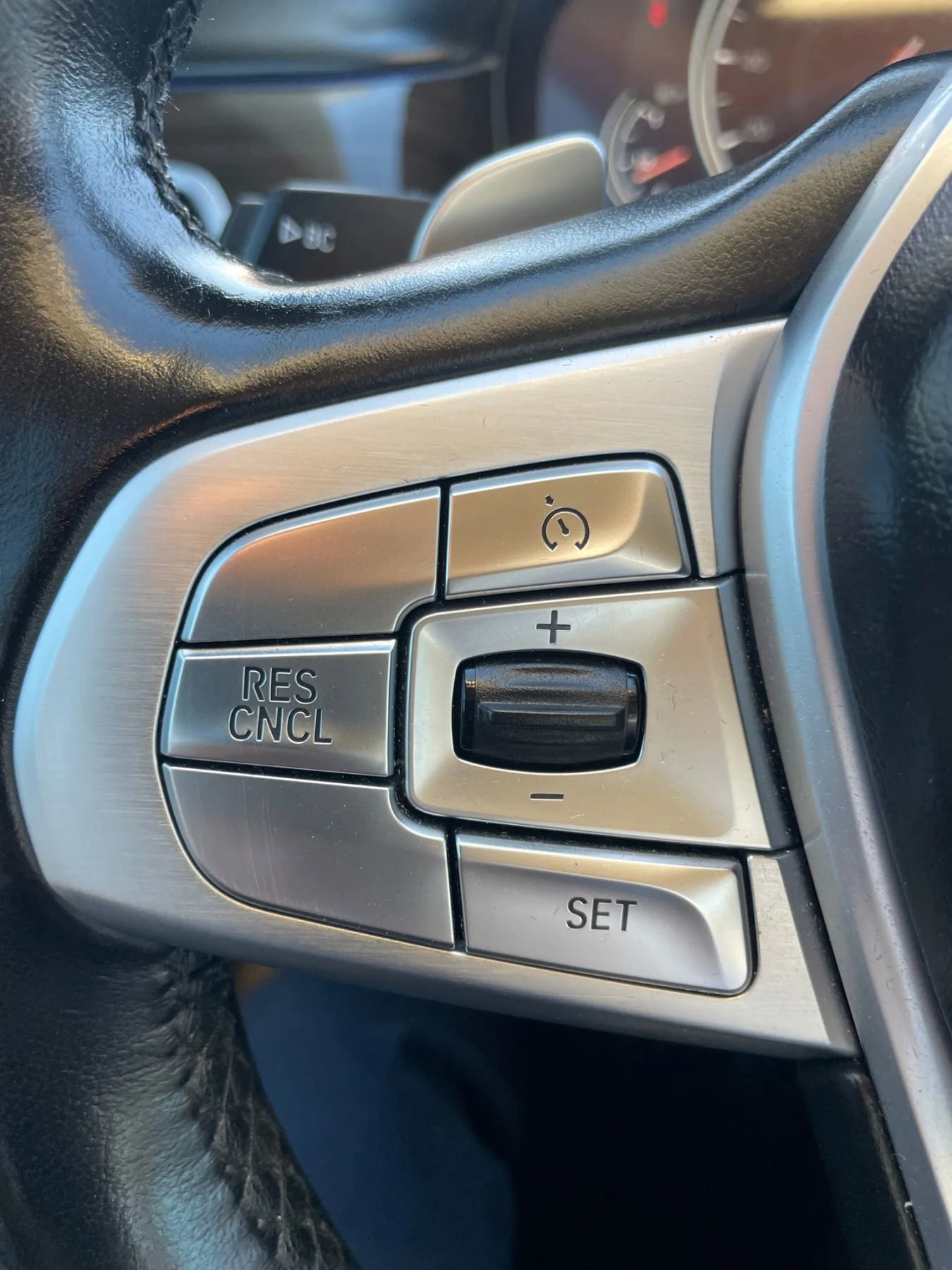 Used 2018 BMW 740i image 25