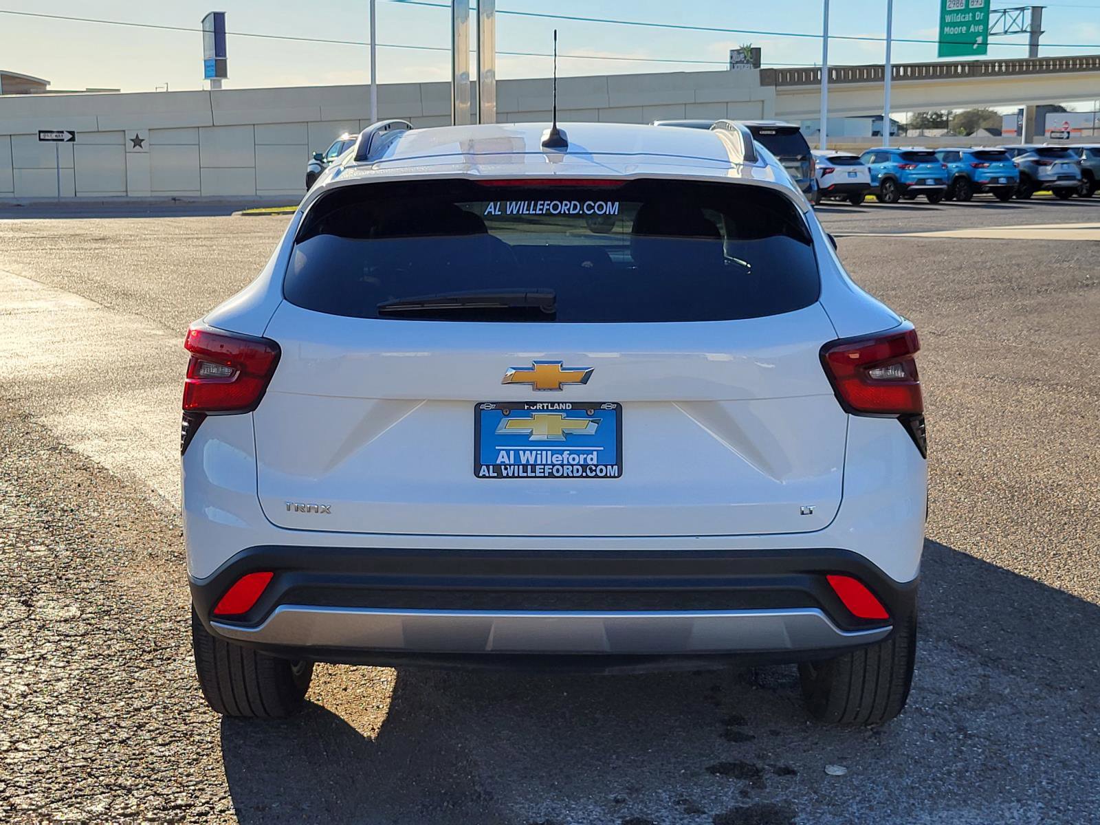 Used 2025 Chevrolet Trax LT w/ LT Convenience Package image 4