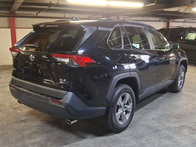 Used 2023 Toyota RAV4 XLE AWD/4WD image 6