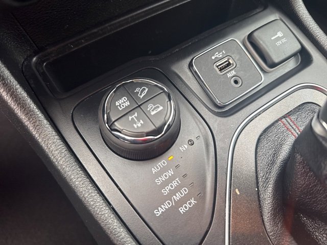 Used 2022 Jeep Cherokee Trailhawk w/ Comfort/Convenience Group image 21