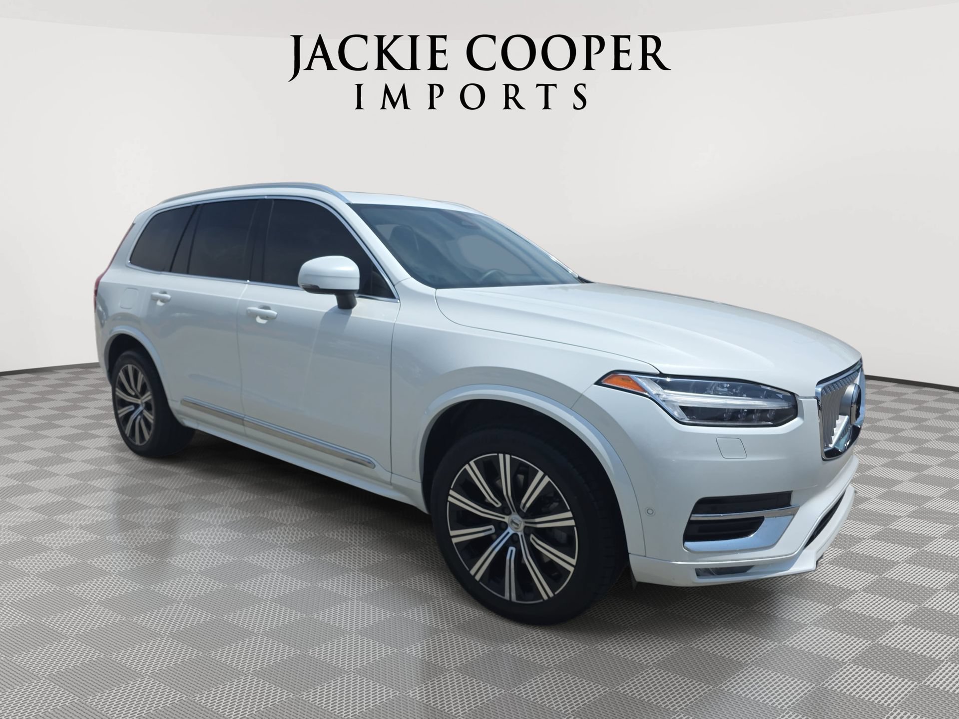 Used 2023 Volvo XC90 B6 Plus w/ Protection Package Premier AWD/4WD image 3