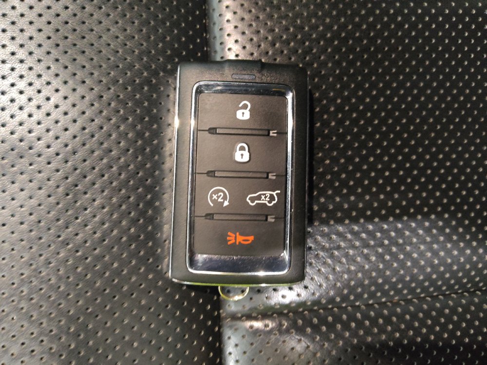 Used 2022 Jeep Grand Cherokee Overland w/ Luxury Tech Group IV AWD/4WD image 32