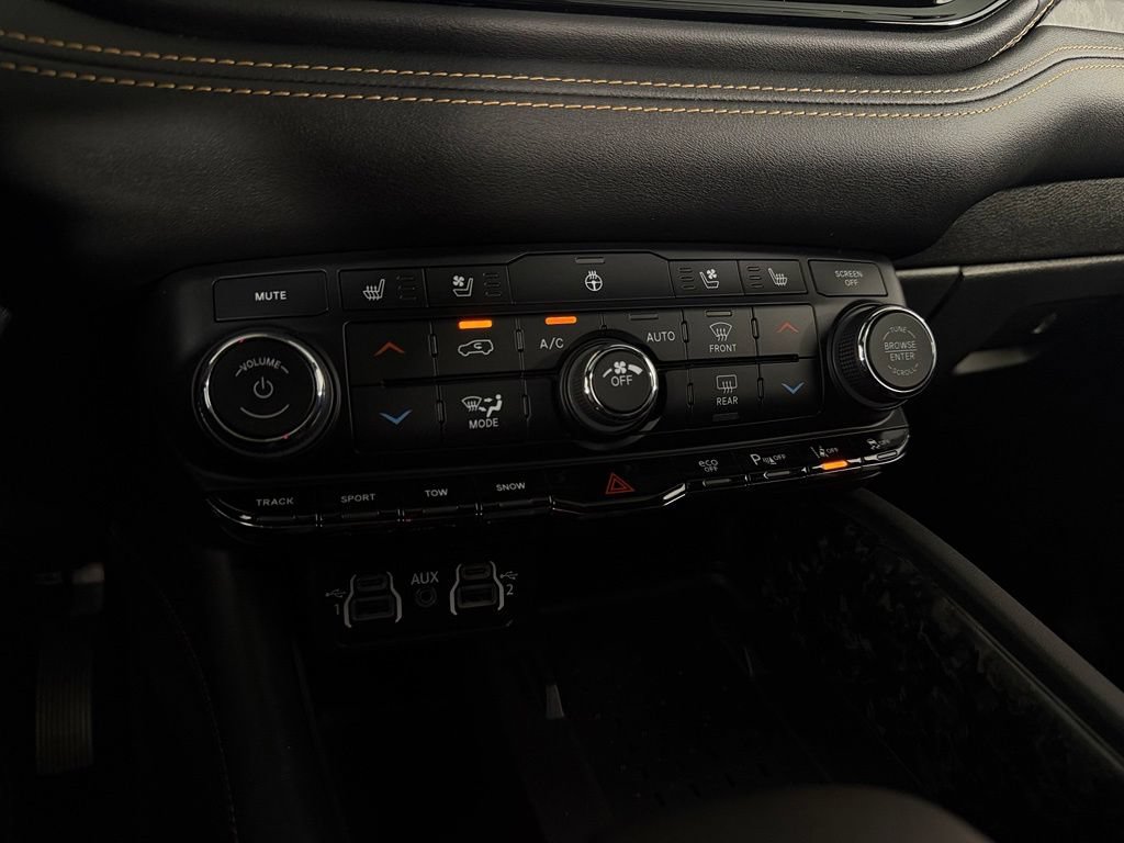 Certified 2025 Dodge Durango R/T AWD/4WD image 15