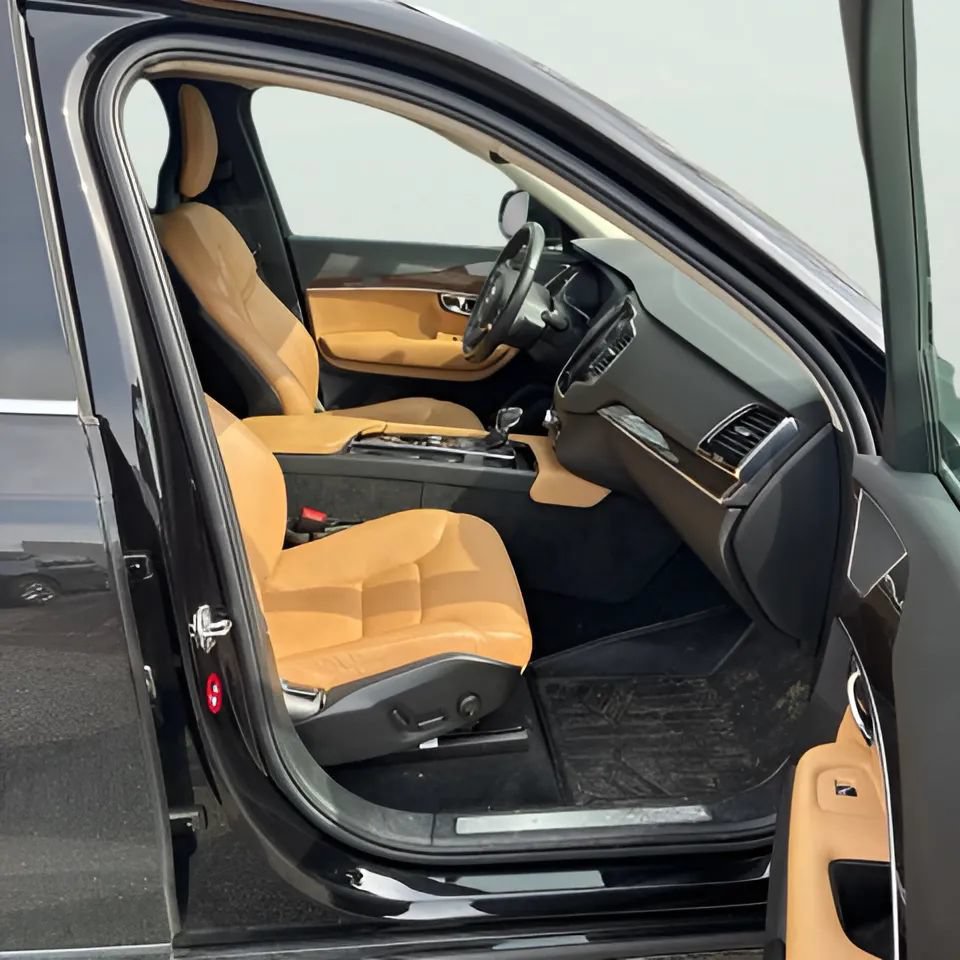Used 2016 Volvo XC90 T6 Momentum AWD/4WD image 7