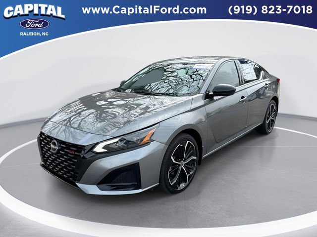 Used 2025 Nissan Altima 2.5 SR AWD/4WD image 1
