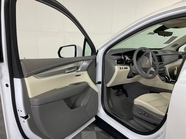 New 2026 Cadillac XT5 Premium Luxury w/ LPO, Floor Liner Package AWD/4WD image 22
