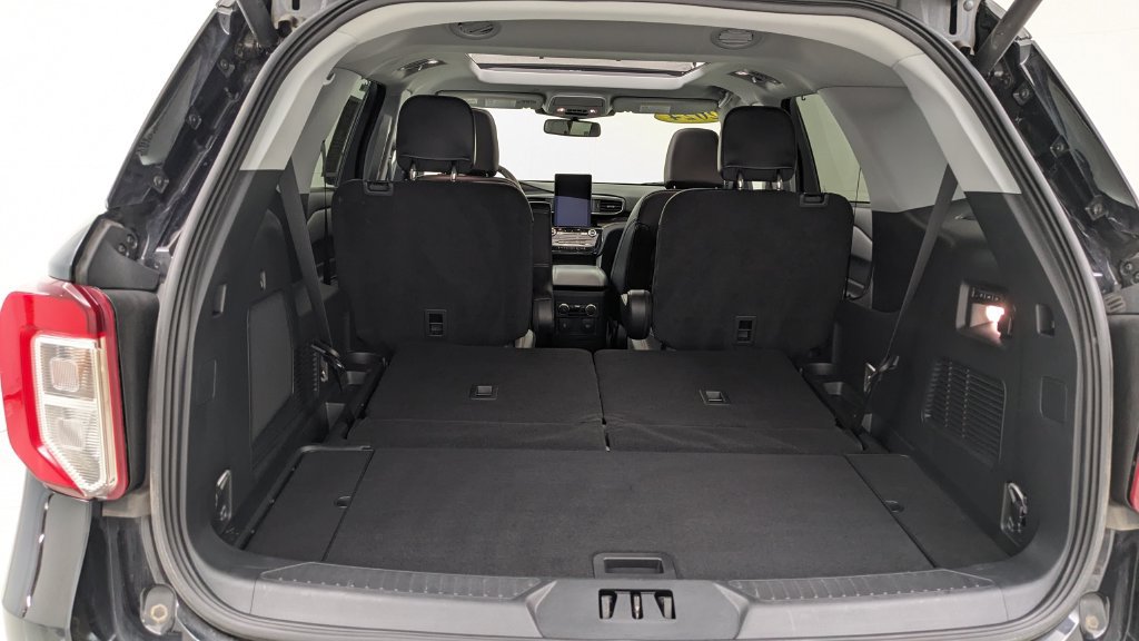 Certified 2024 Ford Explorer Limited w/ Limited Technology Package AWD/4WD image 9