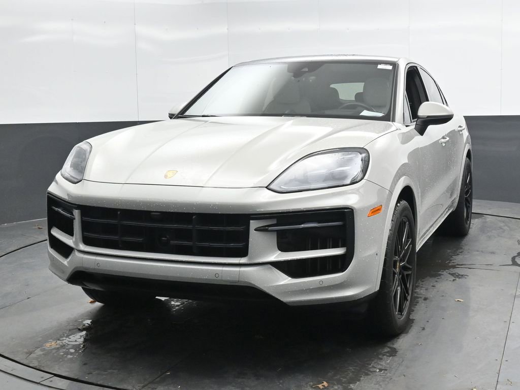 Used 2024 Porsche Cayenne S image 9