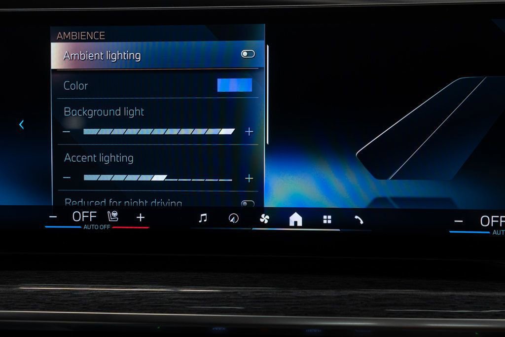 Used 2025 BMW 760i xDrive image 30