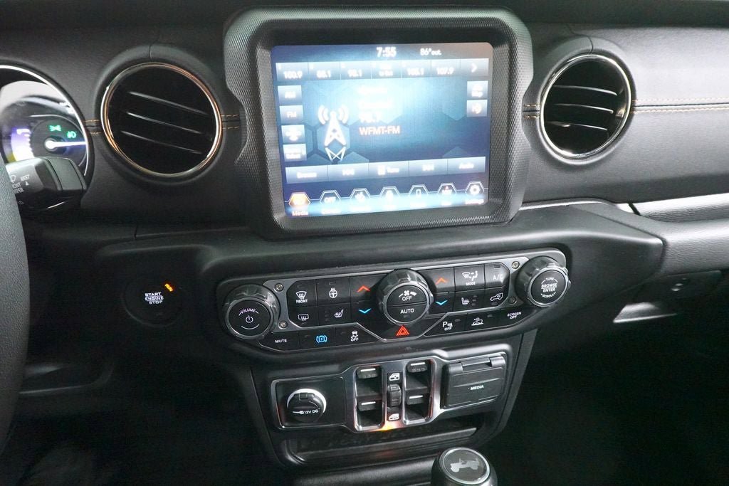 Used 2023 Jeep Wrangler Unlimited Sahara AWD/4WD image 16
