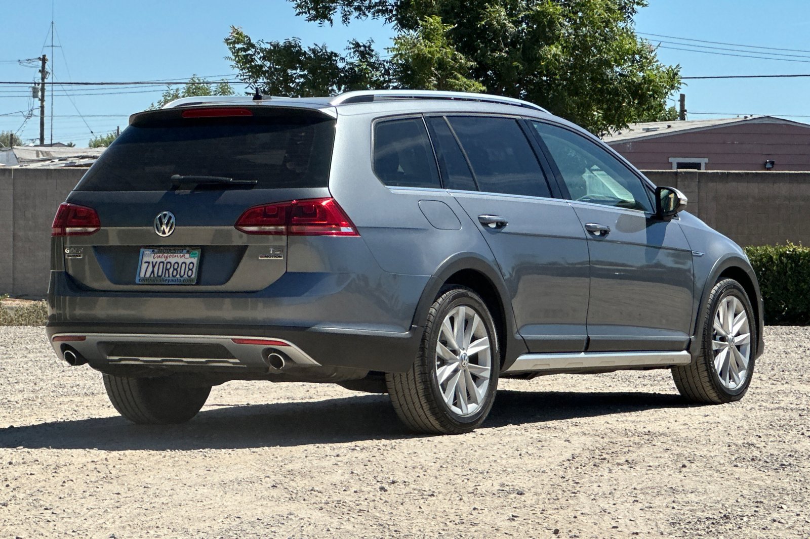 Used 2017 Volkswagen Golf Alltrack AWD/4WD image 4