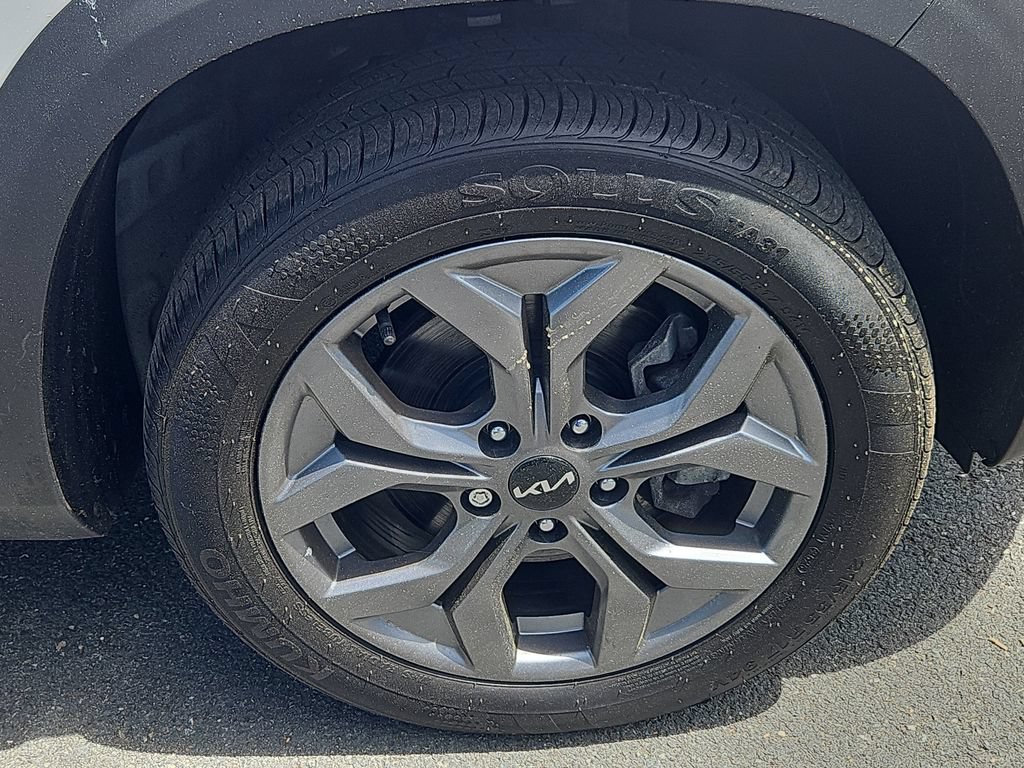 Certified 2025 Kia Seltos LX AWD/4WD image 10