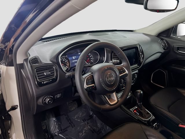 Used 2019 Jeep Compass Latitude FWD image 9