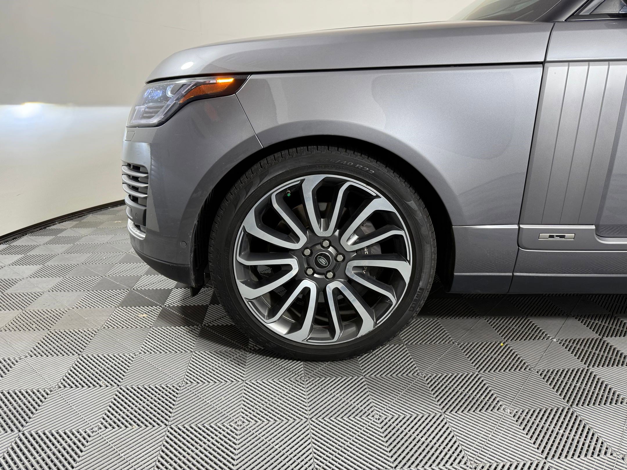 Used 2020 Land Rover Range Rover Long Wheelbase HSE AWD/4WD image 12