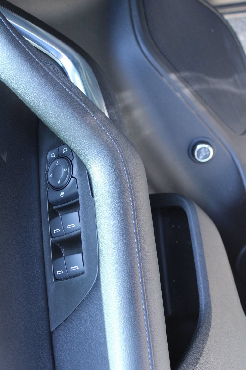 Used 2022 Chevrolet Blazer LT FWD image 22
