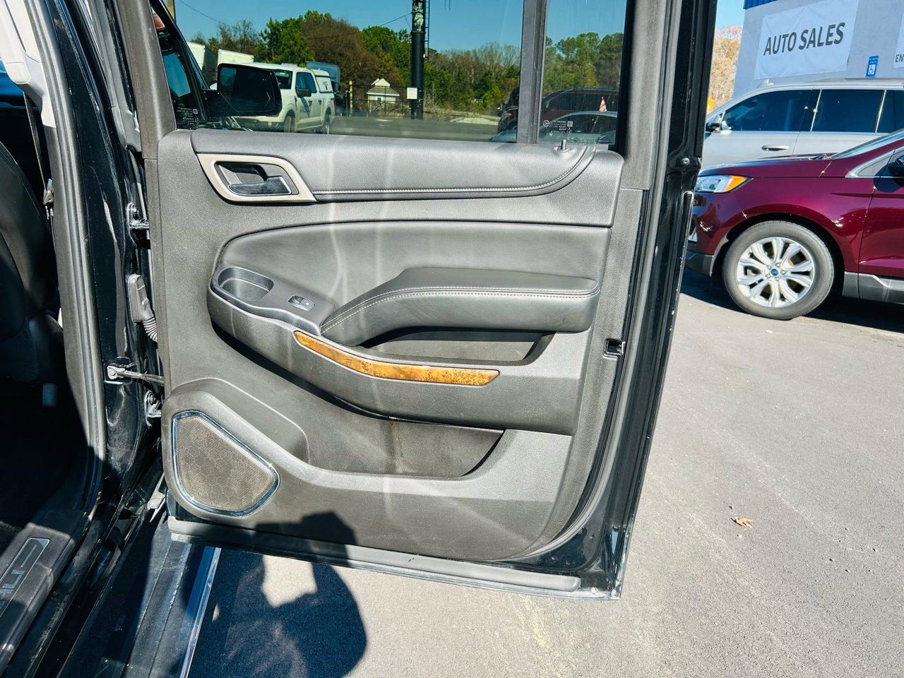 Used 2015 GMC Yukon XL Denali w/ Premium Package image 34