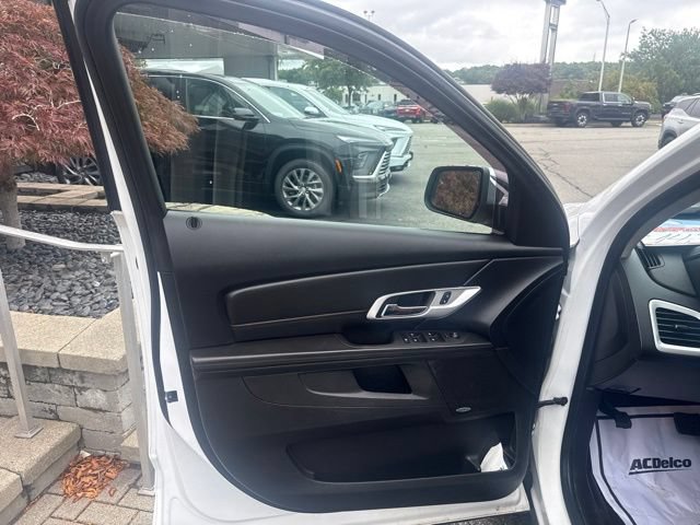 Used 2016 GMC Terrain SLT w/ Open Road Package AWD/4WD image 10